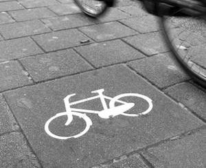 bicicletta-pista-ciclabile